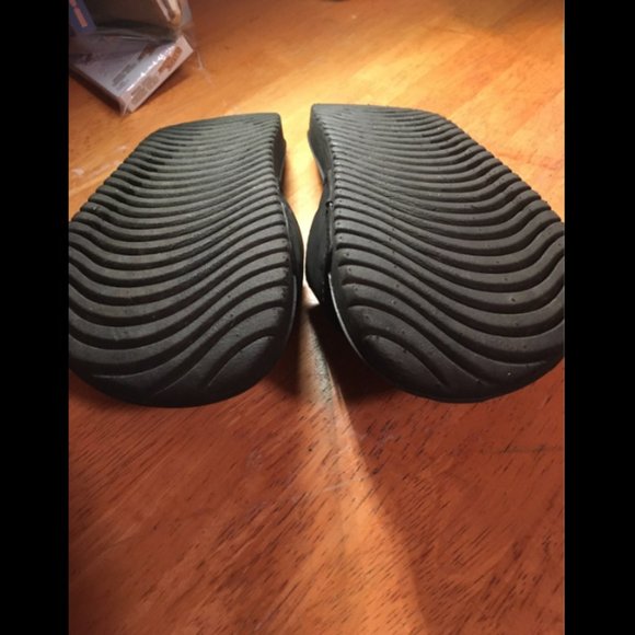 Niko slide sandals for older boys size 3 - Picture 4 of 4